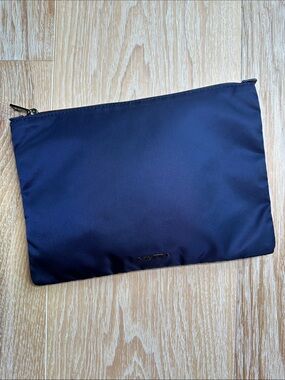 Tumi Zippered Travel Pouch in Royal Blue Lined with Top Zipper